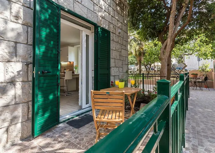 Studio Apartment
